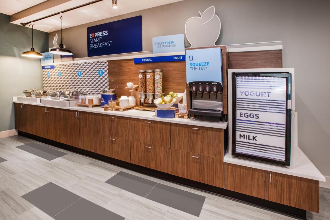 Holiday Inn Express & Suites - Milan - Sandusky Area By Ihg Kültér fotó