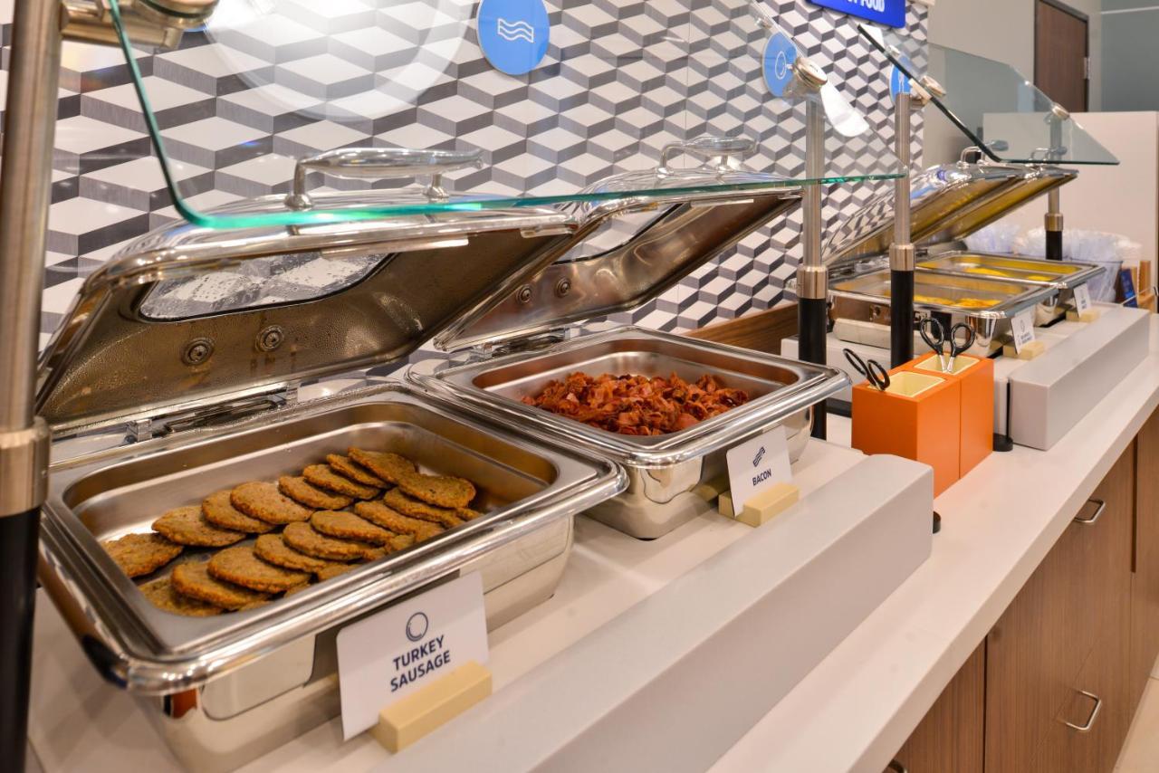 Holiday Inn Express & Suites - Milan - Sandusky Area By Ihg Kültér fotó