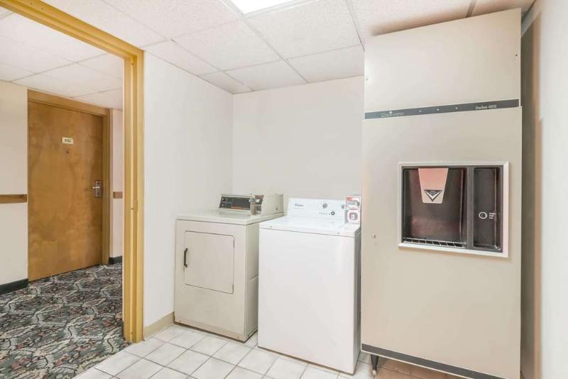 Holiday Inn Express & Suites - Milan - Sandusky Area By Ihg Kültér fotó