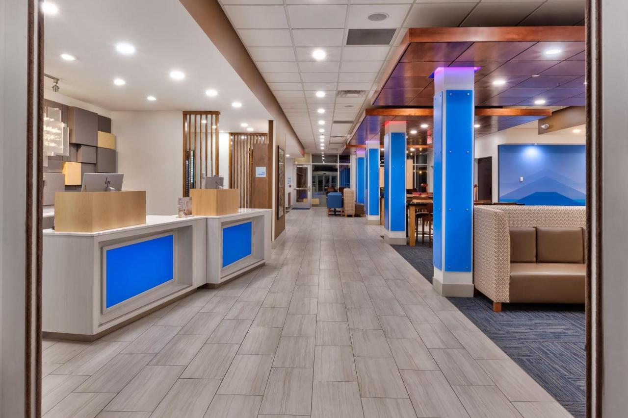 Holiday Inn Express & Suites - Milan - Sandusky Area By Ihg Kültér fotó