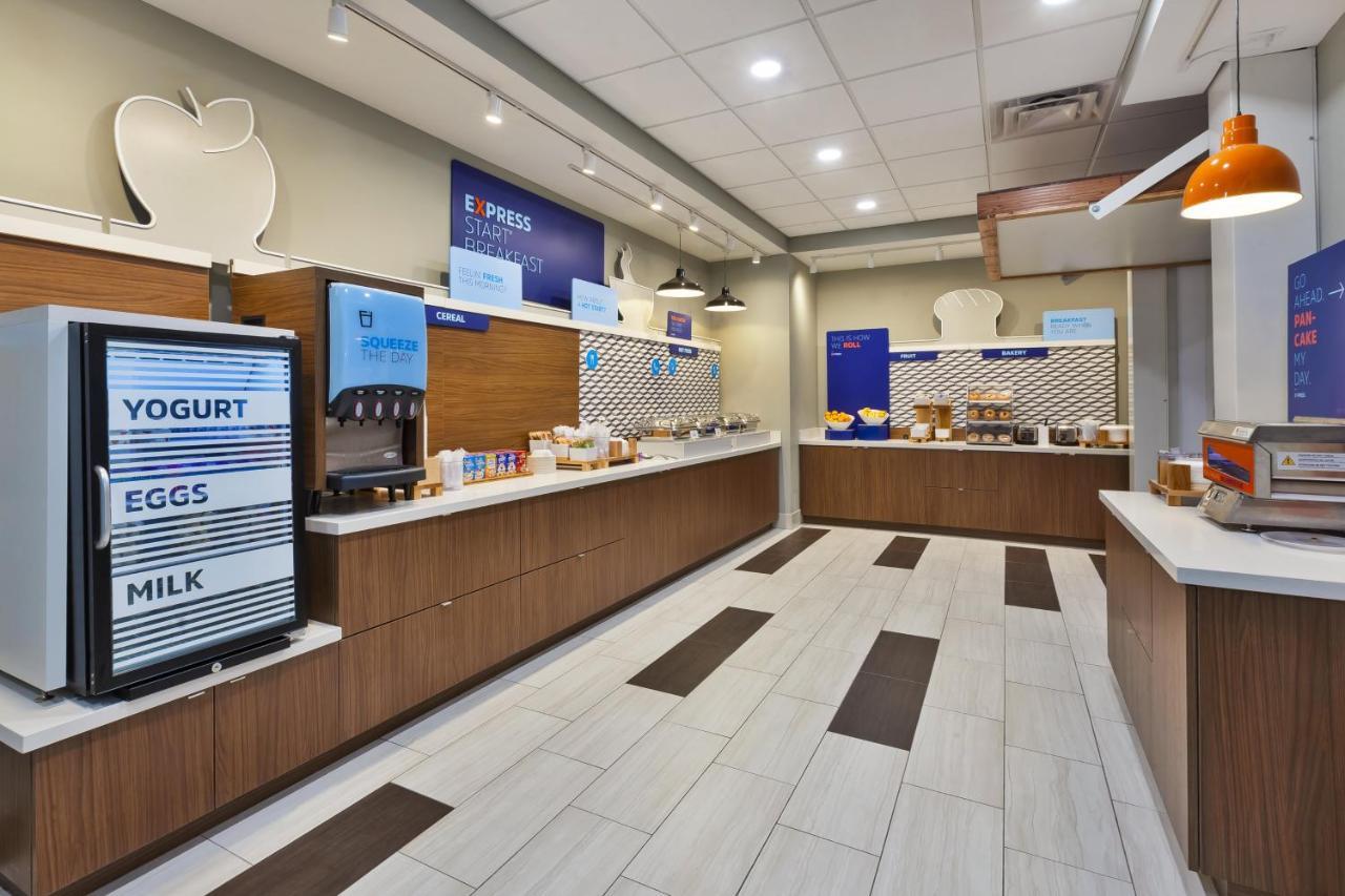 Holiday Inn Express & Suites - Milan - Sandusky Area By Ihg Kültér fotó